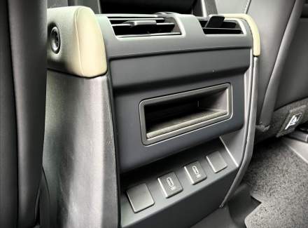 Land Rover - Defender