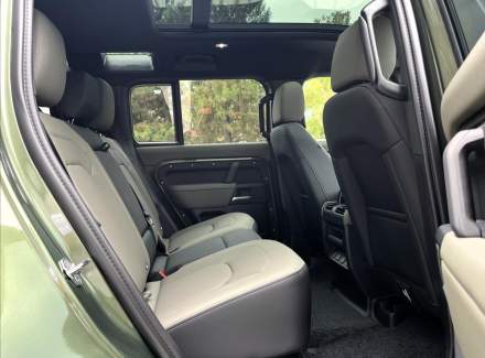 Land Rover - Defender