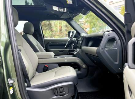 Land Rover - Defender