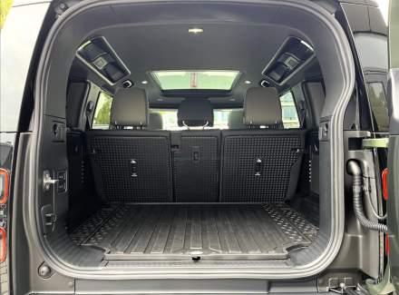 Land Rover - Defender