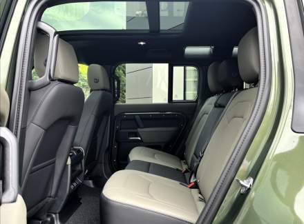 Land Rover - Defender