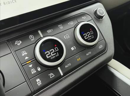 Land Rover - Defender