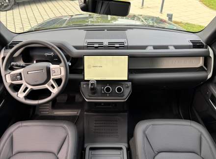 Land Rover - Defender