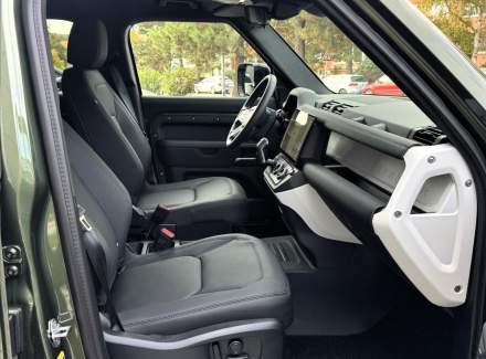 Land Rover - Defender