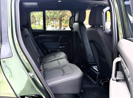 Land Rover - Defender