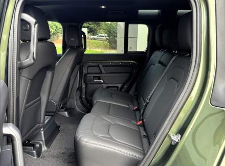Land Rover - Defender