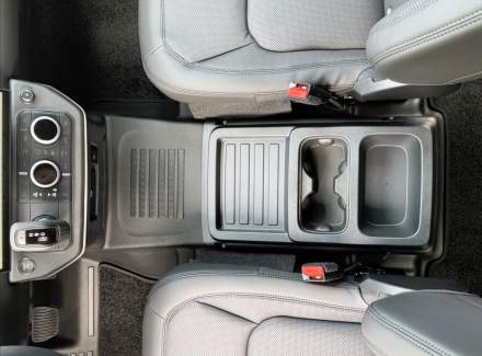 Land Rover - Defender