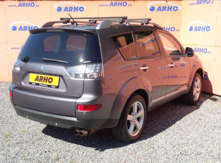 Mitsubishi - Outlander