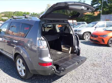 Mitsubishi - Outlander