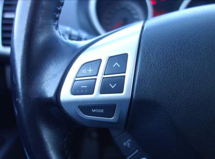 Mitsubishi - Outlander