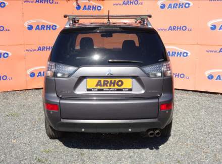 Mitsubishi - Outlander