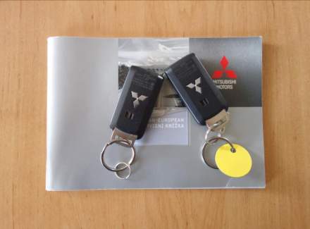 Mitsubishi - Outlander