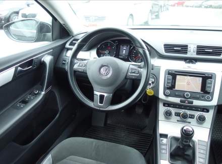Volkswagen - Passat