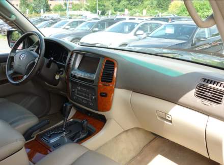 Toyota - Land Cruiser