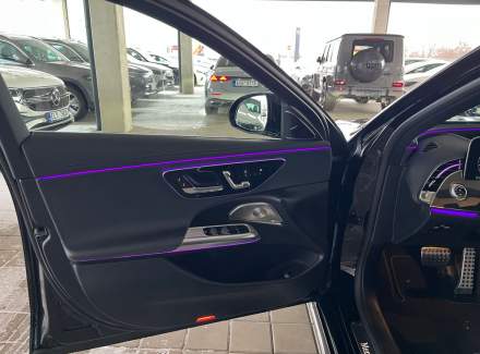 Mercedes-Benz - E-class