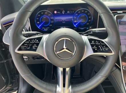 Mercedes-Benz - EQE