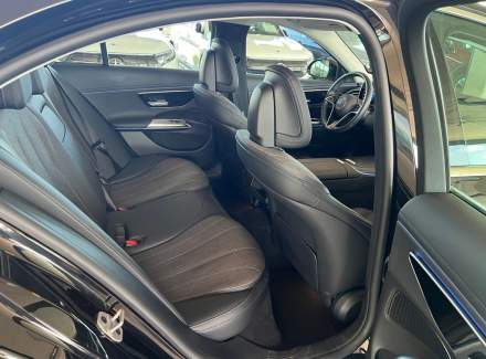 Mercedes-Benz - E-class