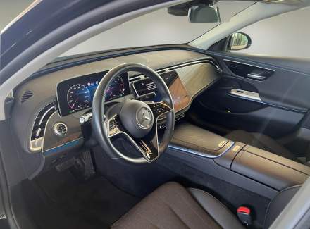 Mercedes-Benz - E-class