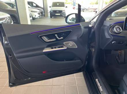 Mercedes-Benz - EQE