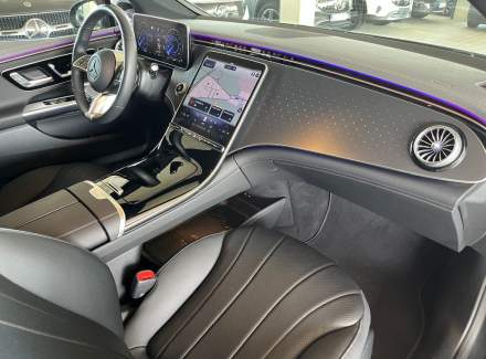 Mercedes-Benz - EQE