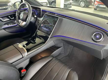 Mercedes-Benz - EQE
