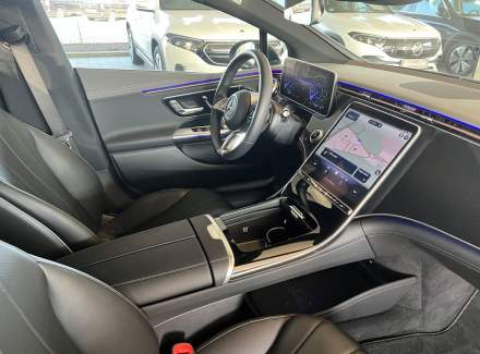 Mercedes-Benz - EQE