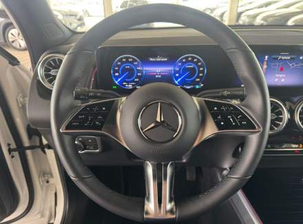 Mercedes-Benz - EQB