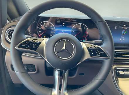 Mercedes-Benz - V-class