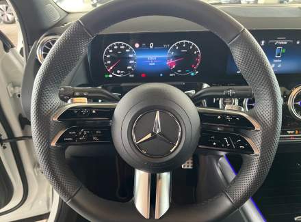 Mercedes-Benz - GLA
