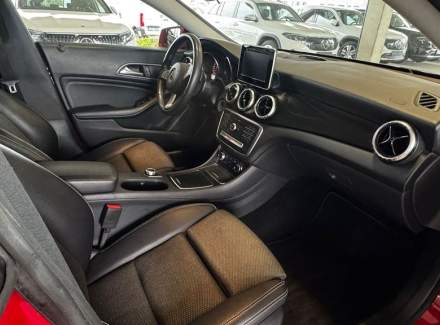 Mercedes-Benz - CLA