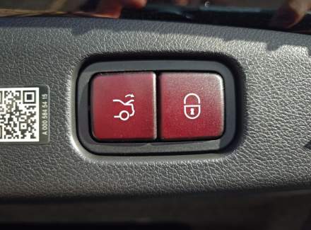 Mercedes-Benz - E-class