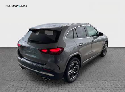 Mercedes-Benz - GLA