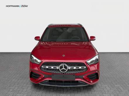 Mercedes-Benz - GLA