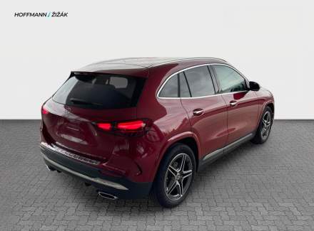 Mercedes-Benz - GLA