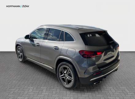Mercedes-Benz - GLA