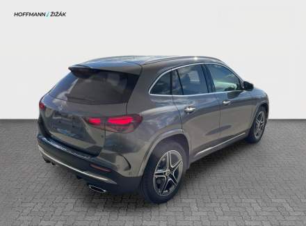 Mercedes-Benz - GLA