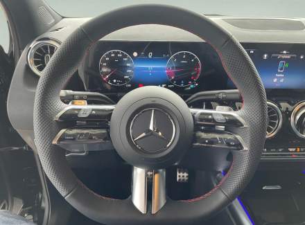 Mercedes-Benz - GLA