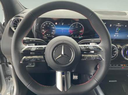Mercedes-Benz - GLA