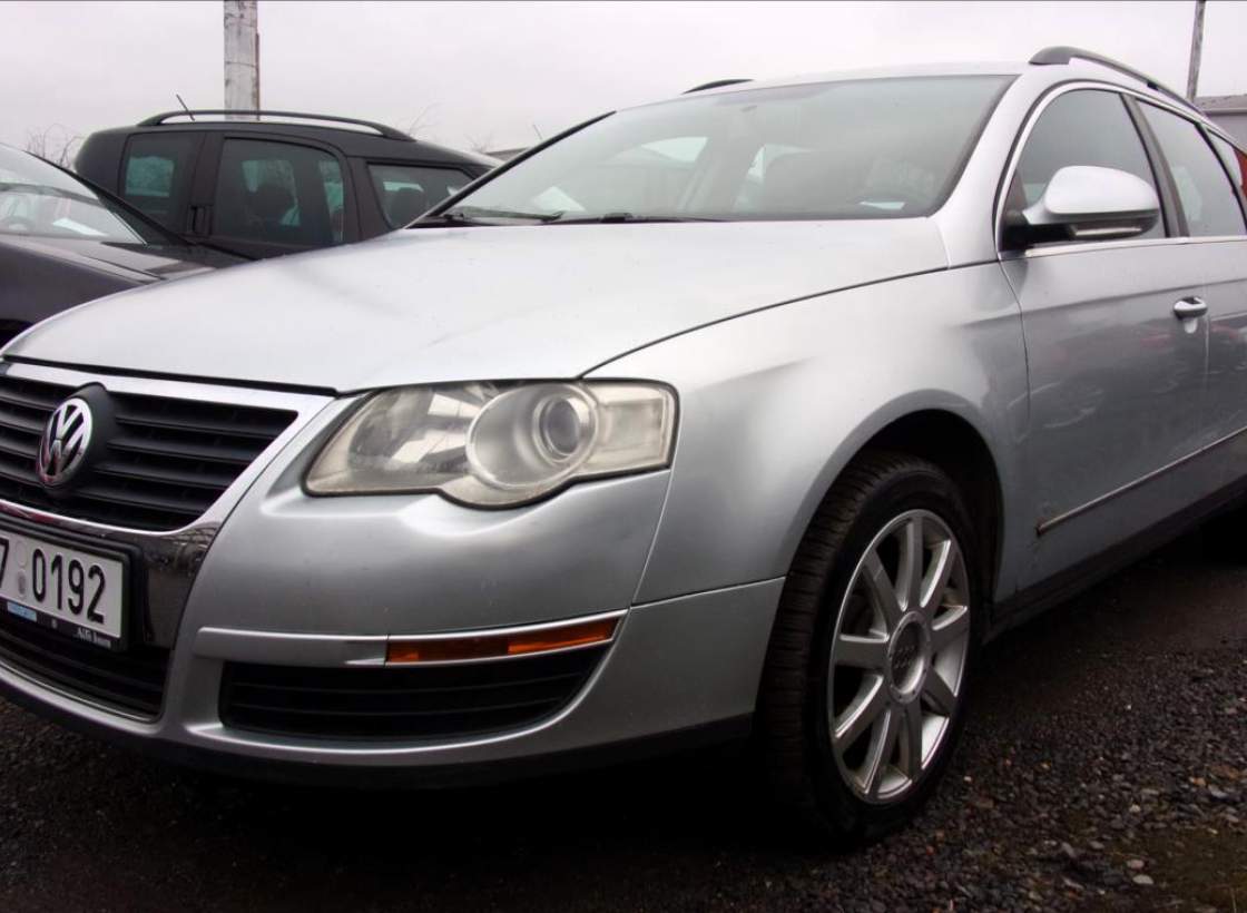Volkswagen - Passat