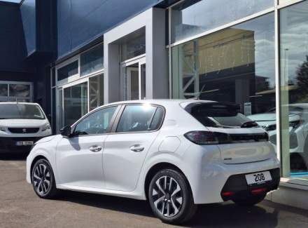 Peugeot - 208