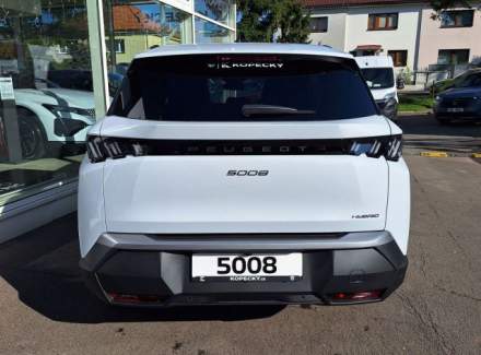 Peugeot - 5008