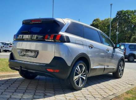 Peugeot - 5008