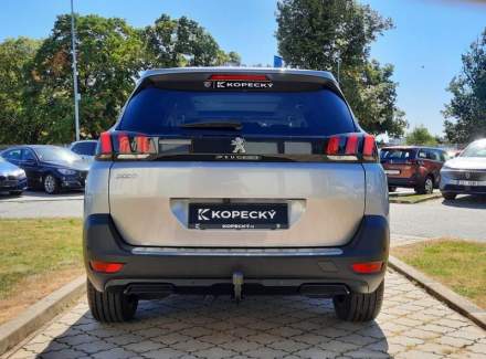 Peugeot - 5008