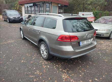 Volkswagen - Passat