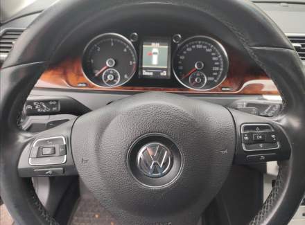 Volkswagen - Passat