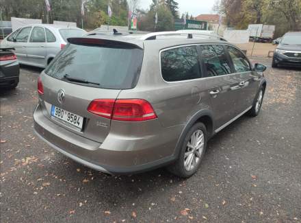 Volkswagen - Passat