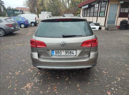 Volkswagen - Passat