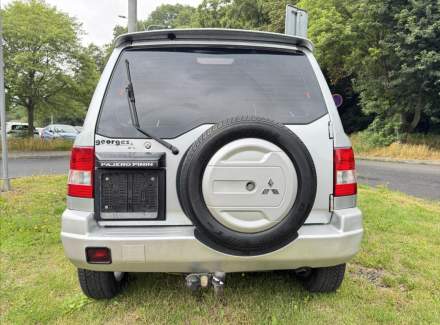 Mitsubishi - Pajero
