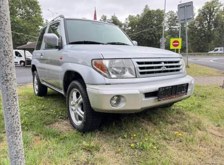 Mitsubishi - Pajero