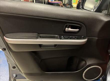 Suzuki - Grand Vitara